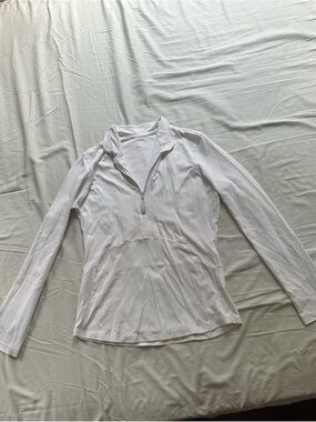Gigi Active White Long-Sleeve V-Neck Half-Zip Sweater Top